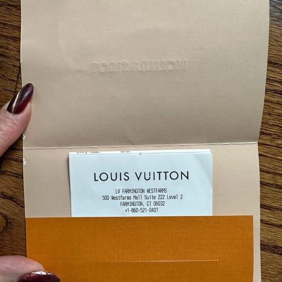 Louis Vuitton World Of Love Monogram Shawl Noir - Picture 8 of 9